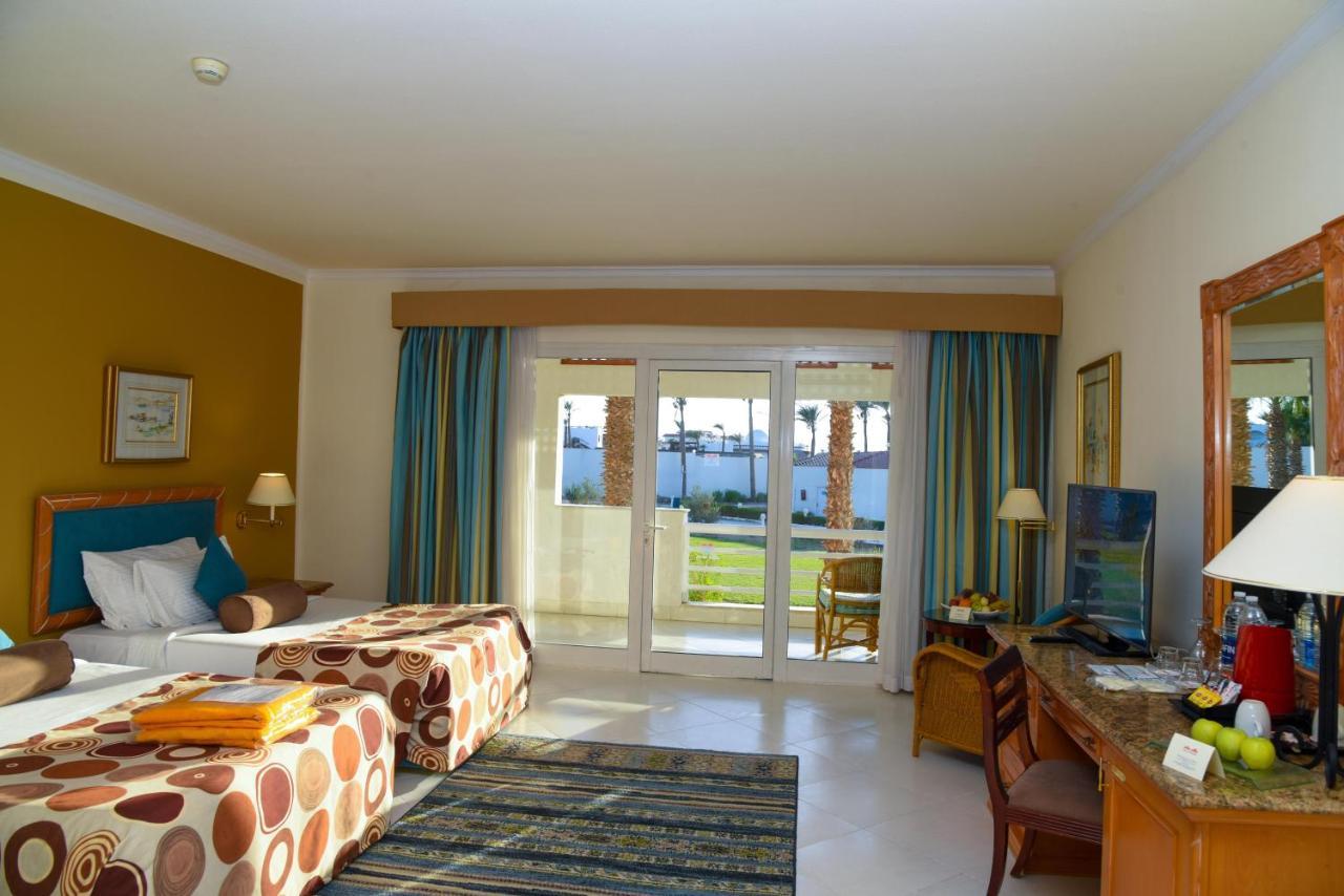Pickalbatros Golf Beach Resort Sharm el-Sheikh Ngoại thất bức ảnh A room at the Hilton Sharm El Sheikh