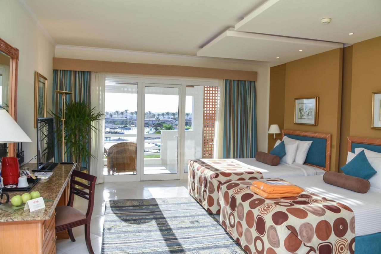 Pickalbatros Golf Beach Resort Sharm el-Sheikh Ngoại thất bức ảnh A room at the Hilton Sharm El Sheikh