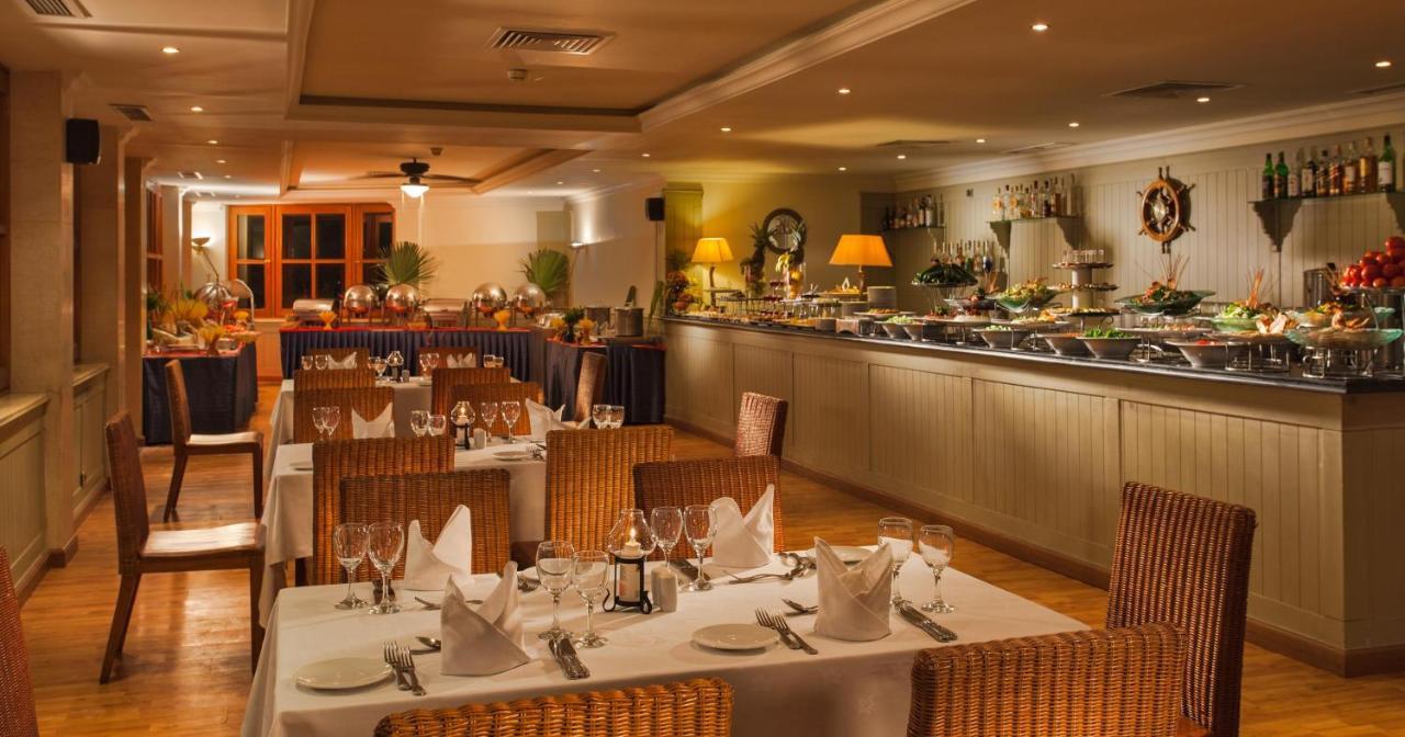 Pickalbatros Golf Beach Resort Sharm el-Sheikh Ngoại thất bức ảnh The restaurant at the hotel