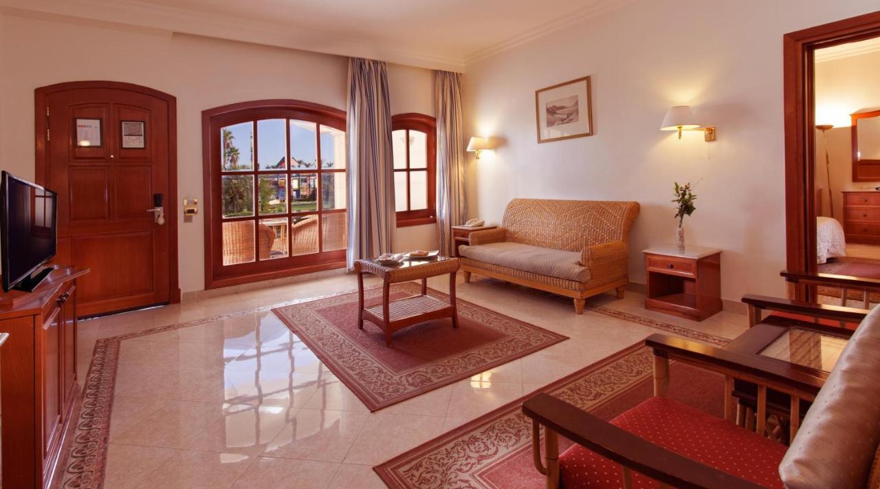 Pickalbatros Golf Beach Resort Sharm el-Sheikh Ngoại thất bức ảnh A suite at the hotel