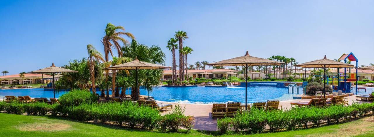 Pickalbatros Golf Beach Resort Sharm el-Sheikh Ngoại thất bức ảnh The swimming pool at the resort