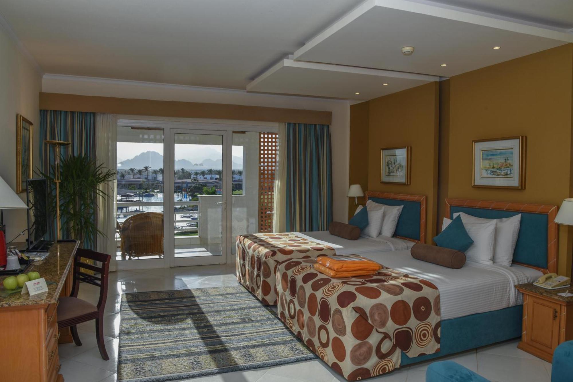 Pickalbatros Golf Beach Resort Sharm el-Sheikh Ngoại thất bức ảnh A room at the Hilton Sharm El Sheikh